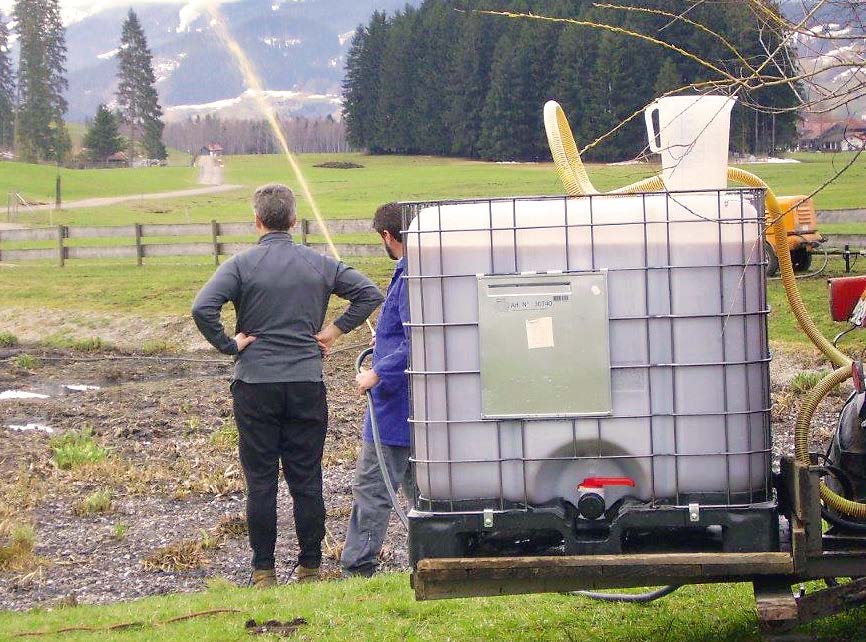 1000 l EMa über die Pflanzenbeete