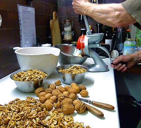 Mit Walnüssen backen