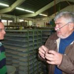 Franz Denk im Gespräch mit Gerben van Limpt, der den Verkauf in den Niederlanden organisiert.