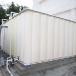 Regenwasser wird gesammelt, mit EM-Keramik behandelt und wo möglich wiederverwendet