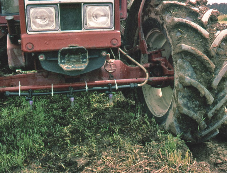 Sprühdüsen am Traktor für EMa